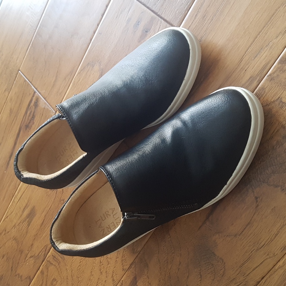 Naturalizer Sierra Black White Side Zipper Sneaker Wedge Women's Size 8.5 W